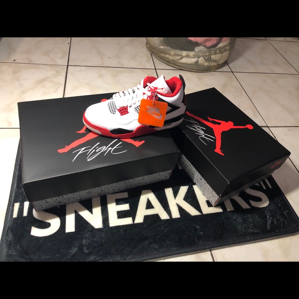JORDAN 4 FIRE RED (2020) DS SIZE 8 AND 12